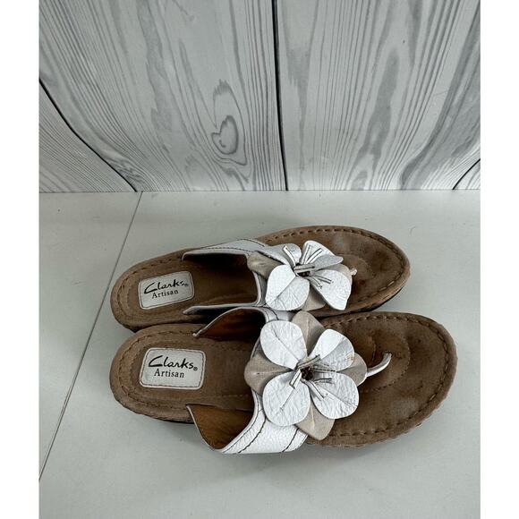 Clarks Artisan White Leather Floral Wedge Thong Sandals Women's 7M - Picture 5 of 9